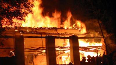 Maharashtra: Fire breaks out at warehouse complex in Thane district (सांकेतिक फोटो)