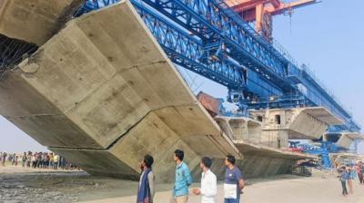 Under construction bridge collapsed in Bihar's Supaul, one dead news in hindi