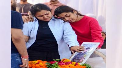 Pahalgam attack victim Shubham wife seeks martyr status for her husband news in hindi