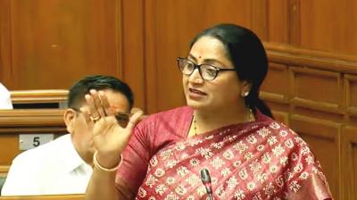 Rekha Gupta announced Rs 5,100 crore for Mahila Samridhi Yojana  News In Hindi