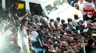 Actor Vijay will give Rs 20 lakh to the families of the deceased and Rs 2 lakh to the injured news in hindi