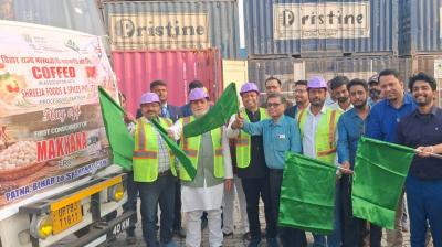 माननीय कृषि मंत्री ने हरी झंडी दिखाकर 5 टन मिथिला मखाना रवाना किया