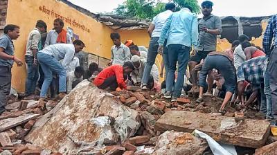 Rajasthan School accident in Jhalawar,7 children died, many injured news in hindi