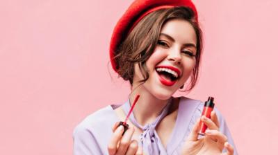 What kind of lipstick to choose in winter, which does not make crust on the lips, know the tips,