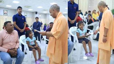 Cm Yogi Adityanath Janta Darbad Girl Demand To Get Admission In School news in hindi