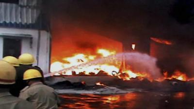 Eight people die in explosion at a firecracker manufacturing unit in Anakapalle news in hindi 