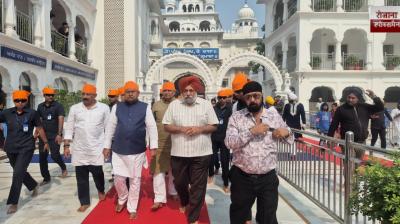 Bihar Chief Minister Nitish Kumar paid obeisance at Takht Patna Sahib news in hindi