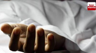 A seven-month-old baby slipped from his mother lap Maharashtra news in hindi