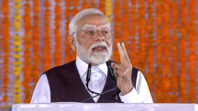 PM Modi Flags Off First Vande Bharat Train from Katra to Srinagar news in hindi