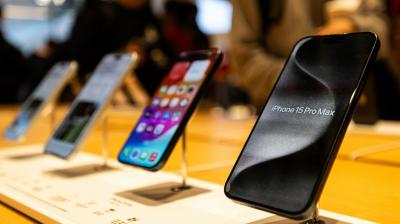 The country's smartphone market grew by 3.2 percent in the second quarter to 3.9 crore units.