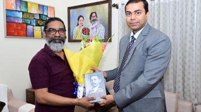 Deputy Commissioner of Saraikela-Kharsa met CM Soren News In Hindi