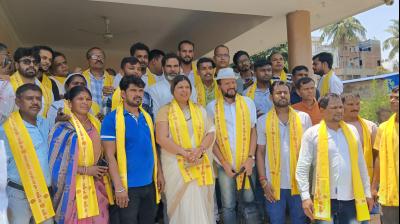 Prashant Kishor met all the workers warmly at Sheikhpura House News In Hindi