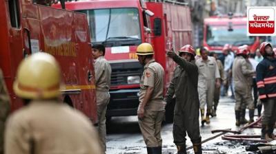 Delhi LPG leakage fire Today Two children killed  News In Hindi