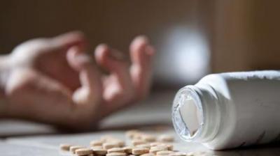 Gujarat: Daughter's love marriage, whole family consumes poison, one dead, two hospitalized